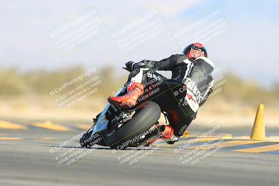 media/Jan-10-2025-CVMA Friday Practice (Fri) [[489e0da257]]/Group 4 and Trackday/Session 4 (Turn 16)/